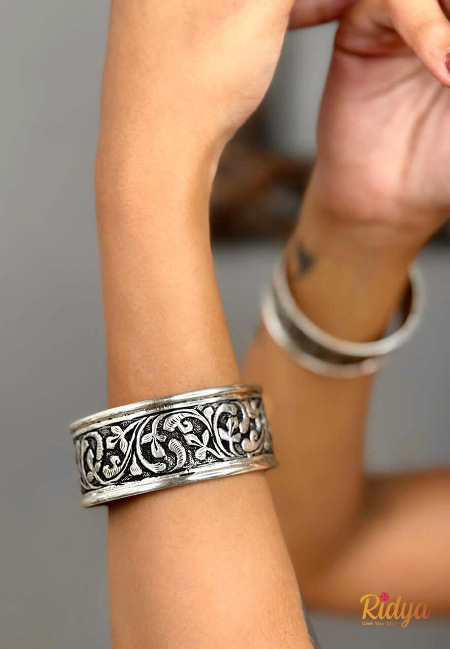 Silver Bangles Design- Detailed Chitai Work Statement Bangles (1) Ridya Fashions