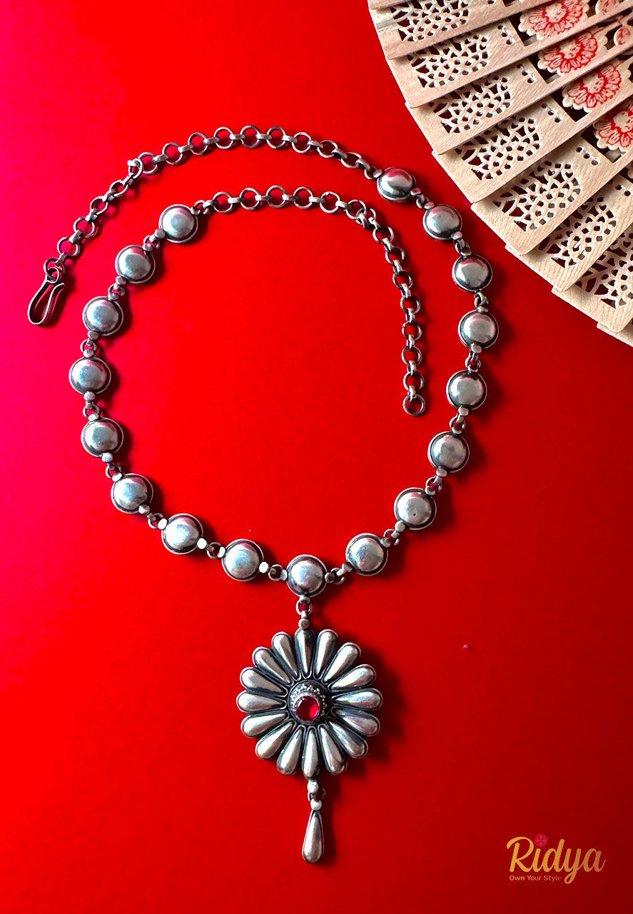 Floral Pendant Button Chain Elegant Necklace