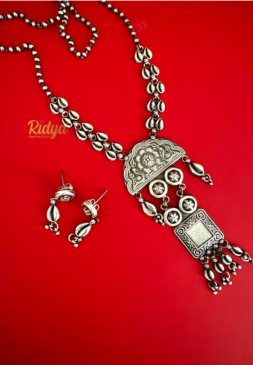 Pure Silver Necklace Set-Intricate Work Shell Details Statement Necklace Set (4) Ridya Fashions