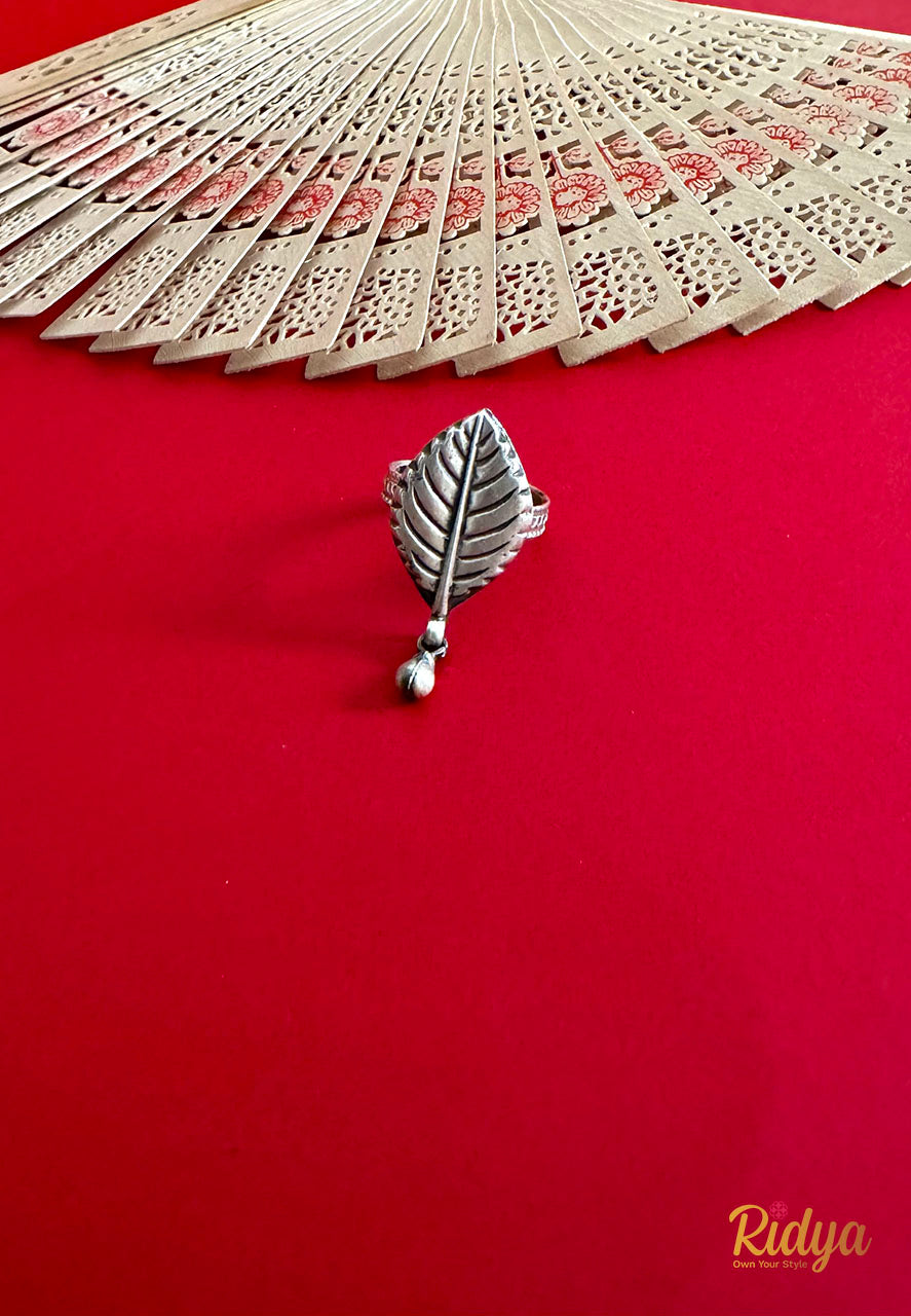Textured Leaf Ghungru Drop Choker and Earrings Set