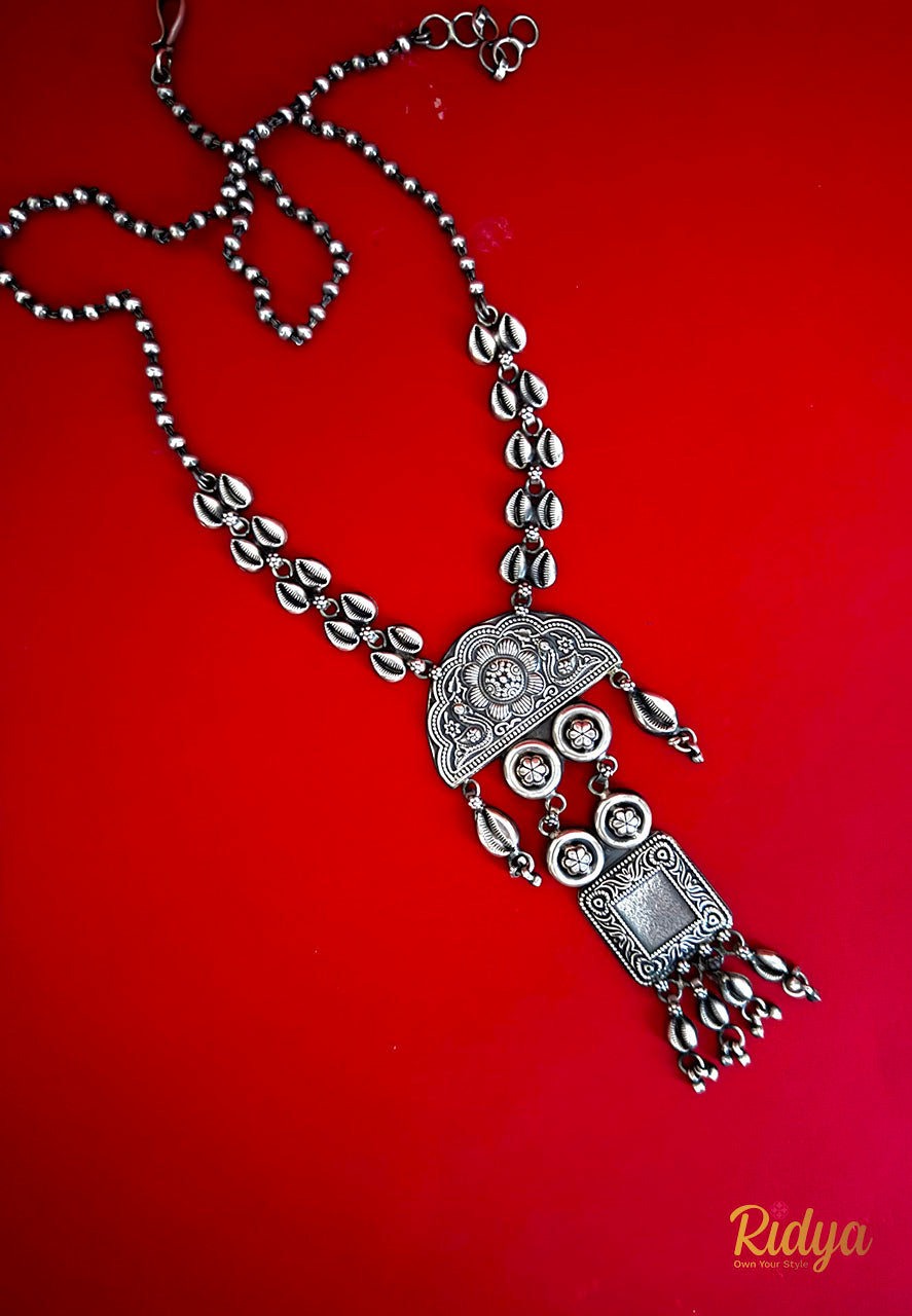 Pure Silver Necklace Set-Intricate Work Shell Details Statement Necklace Set (5) Ridya Fashions