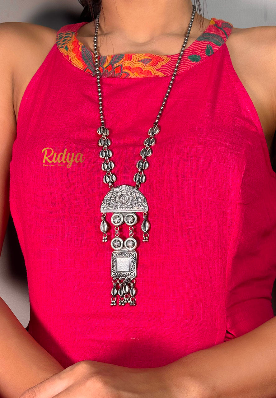 Silver Necklace Design-Intricate Work Shell Details Statement Necklace (2) Ridya Fashions