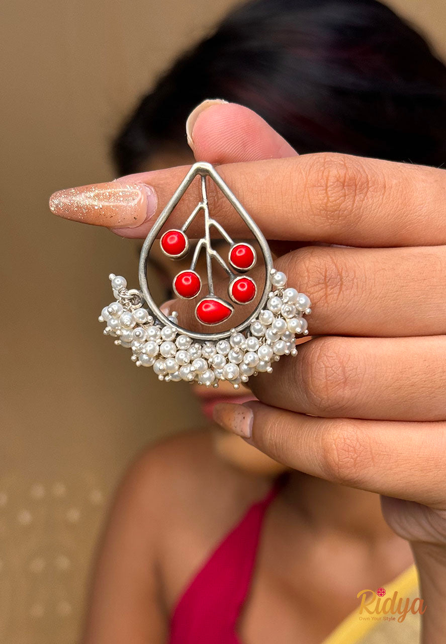 Leaf Detailed Pearl Red Stone Earrings