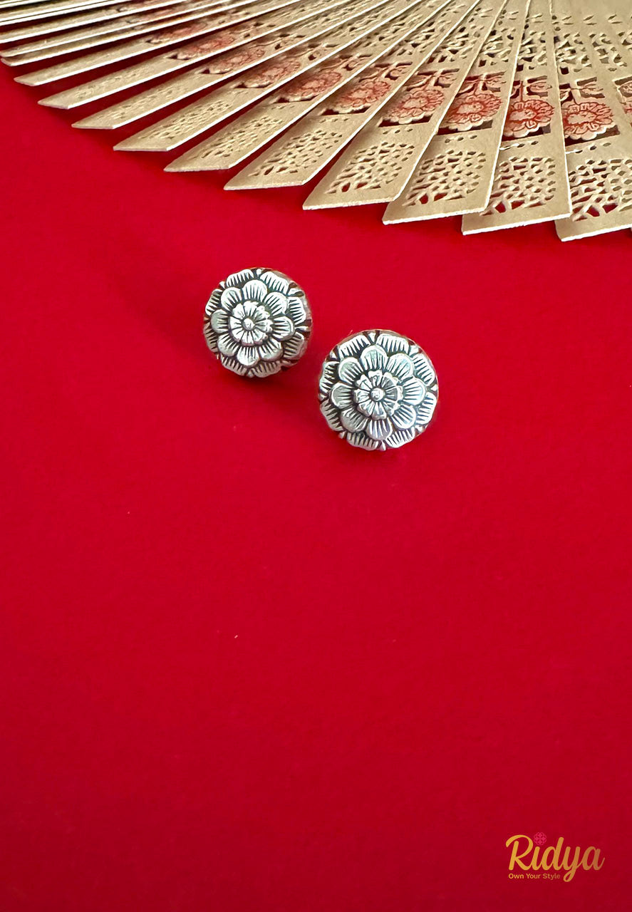 Textured Rose Elegant Stud Earring